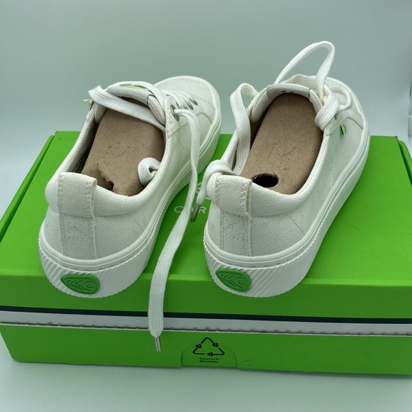 NWB CARIUMA WHITE SNEAKERS SHOES 5.5 - Picture 5 of 11